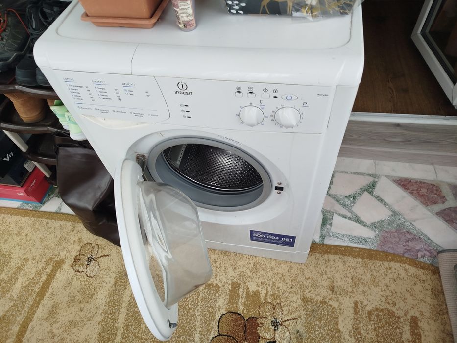 Mașina de spălat Indesit