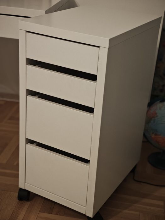 Бюро и контейнер  Micke IKEA