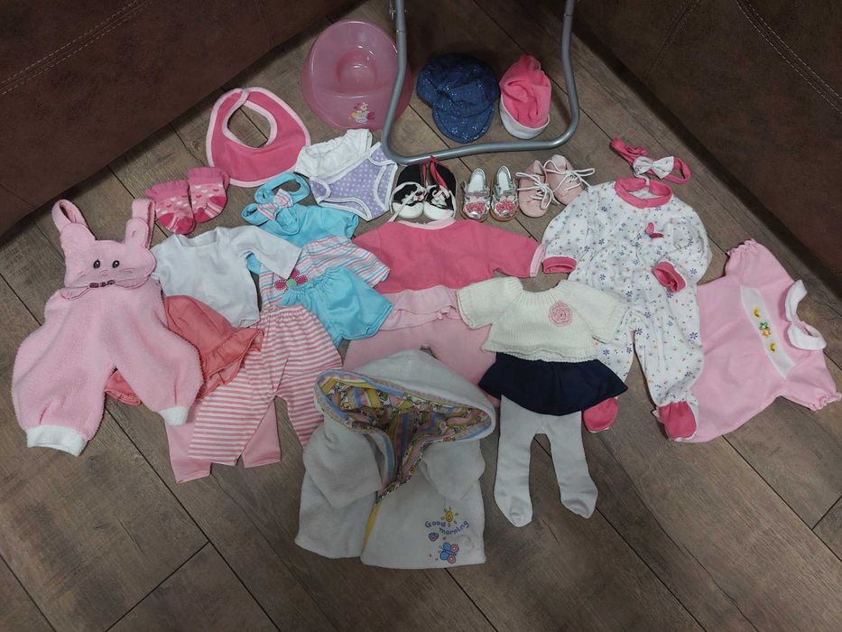 Кукла Бейби Борн, столче за хранене и аксесоари