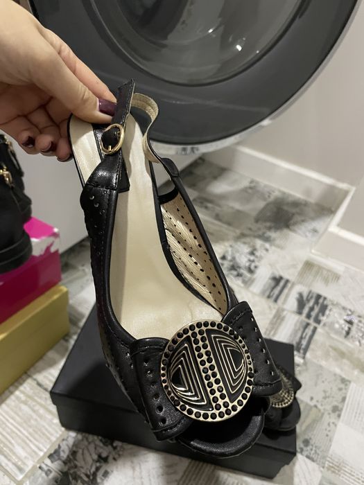 Женские босоножки