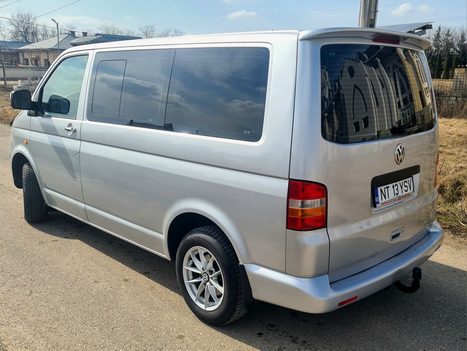 VW Transporter T5 2.5 Cutie automata Euro 4 8 locuri