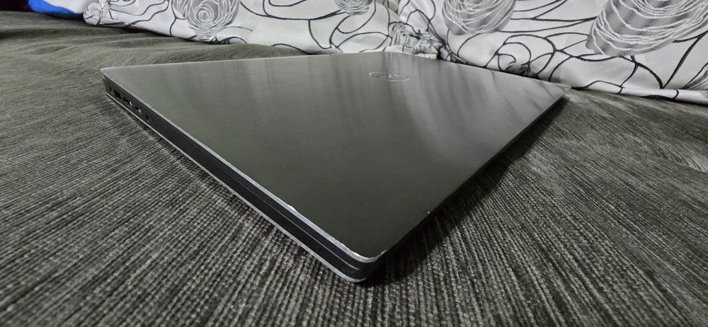 Лаптоп Dell Precision 5530
Висок клас мобилна работна станция,изключит