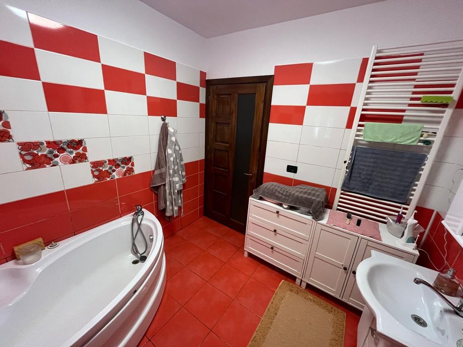 Casă de vânzare in Cotul Vames