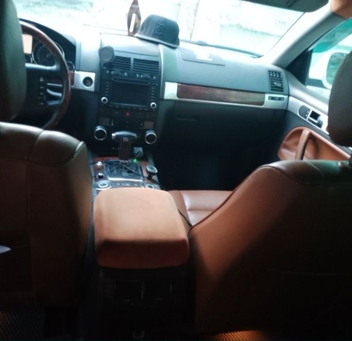 В продаже Touareg 2004