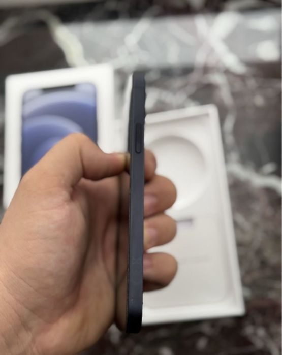 Iphone 12 в идеальном состояний