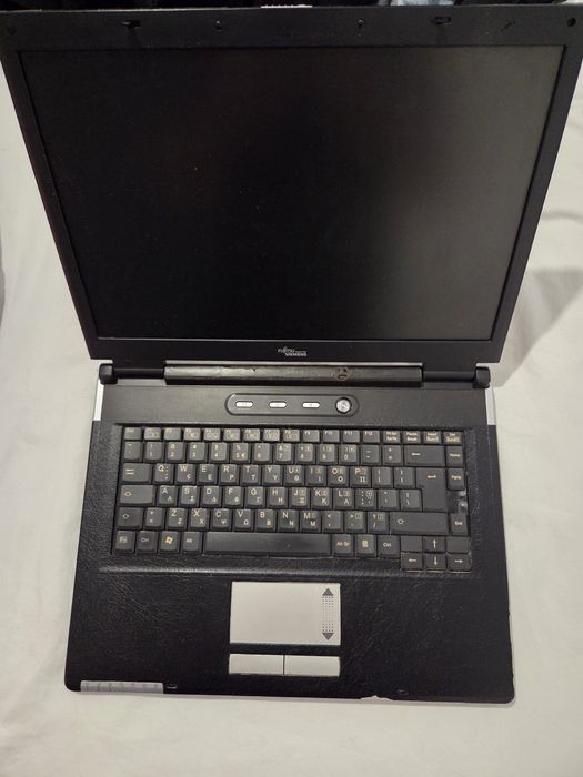 Laptop Fujitsu Siemens Amilo M1425 - netestat, fără încărcător (piese/reparat)