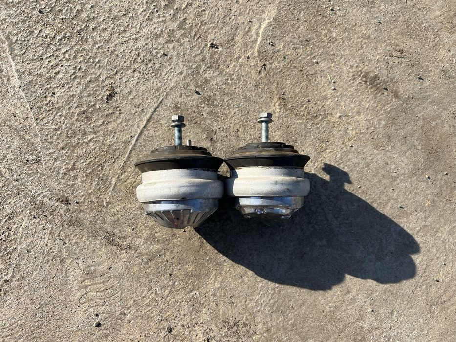 Подушки двигателя (матор)  M272  W211