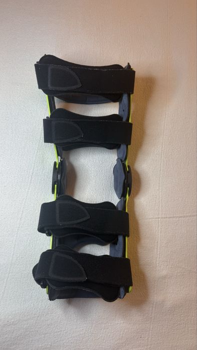 Orteza genunchi Bauerfeind