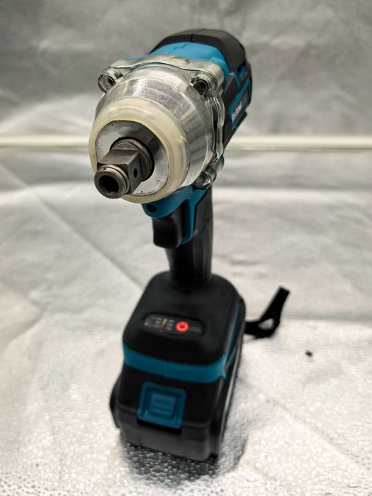 Set scule 4 in 1 pe acumulator 699 lei