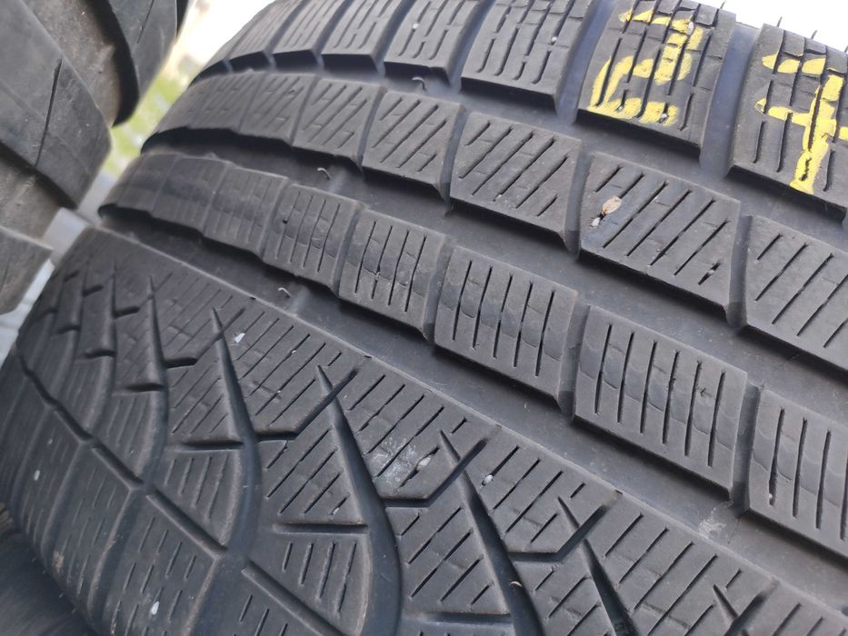 2бр Зимни гуми 275 35 19 - Pirelli Runflat BMW - DOT 2024