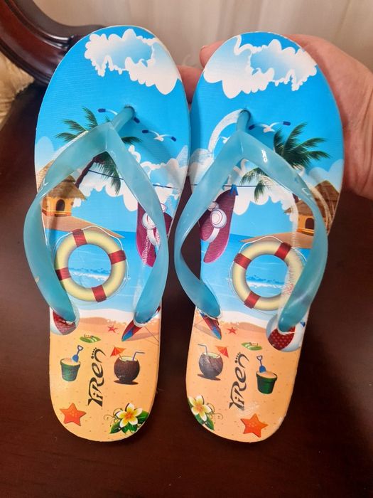 Продам женские сланцы. Женская обувь. Подарок на 8 марта!