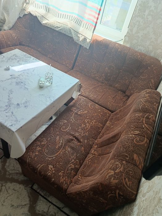 Eski Divan suv tekin narxda sotiladi