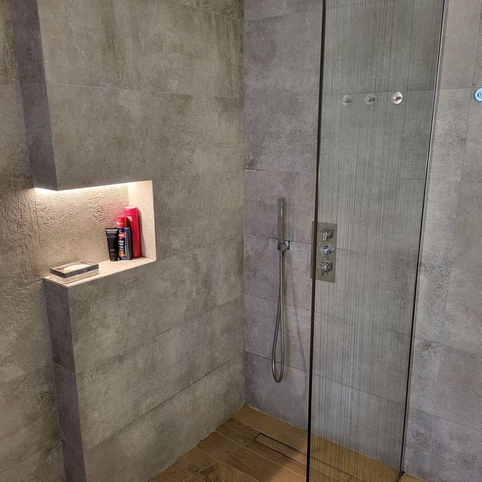 Inchiriez Apartament Regim Hotelier Zona Coresi Mall