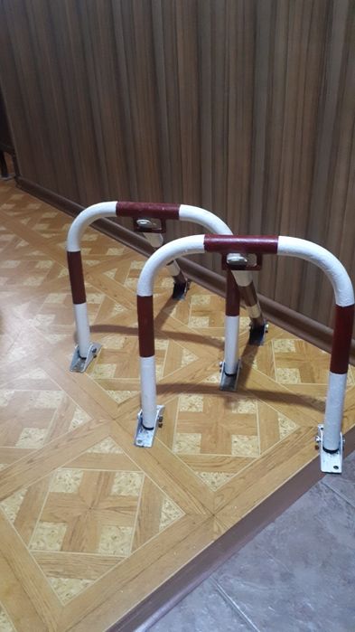 Блокиратор парковок на машино  место ( Парковочный барьер )