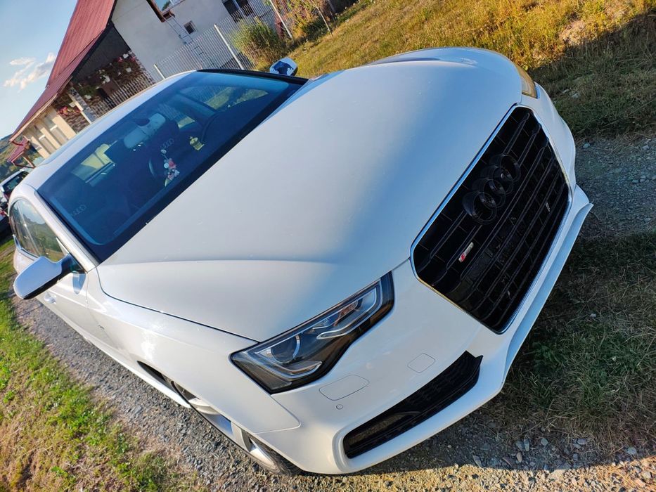 Vând Audi A5 Sportback Facelift/1.8 TFSI(benzină) Automat/Trapa/Pachet S Line/ Alcantara