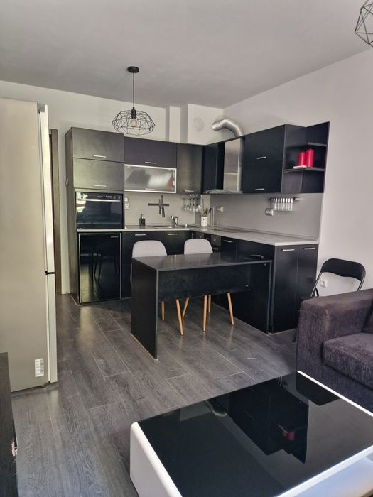 Дава се под наем Тристаен апартамент в Варна, Централна поща - 62 кв.м за 739.5 € - Снимка #2