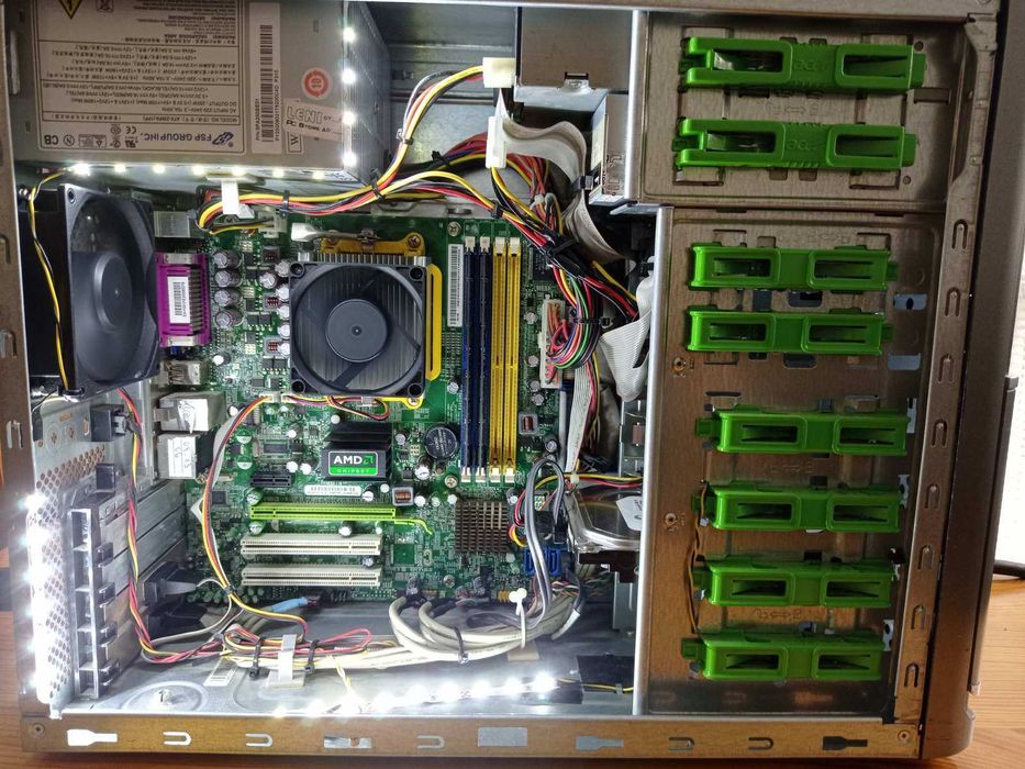 Компютър Acer LCD Монитор Philips 19" 48cm