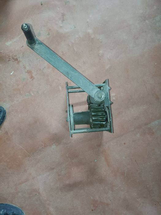 Продам лебёдку..