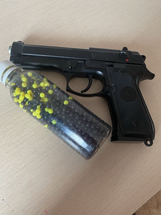 Продам пистолет железный