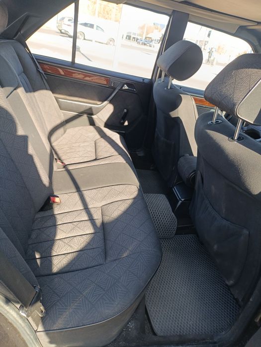 Мерседес 124 250