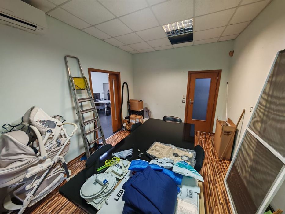 Офис под наем в жк.Лазур - 100кв.м , 5 помещения