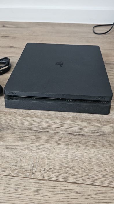 Playstation 4 slim