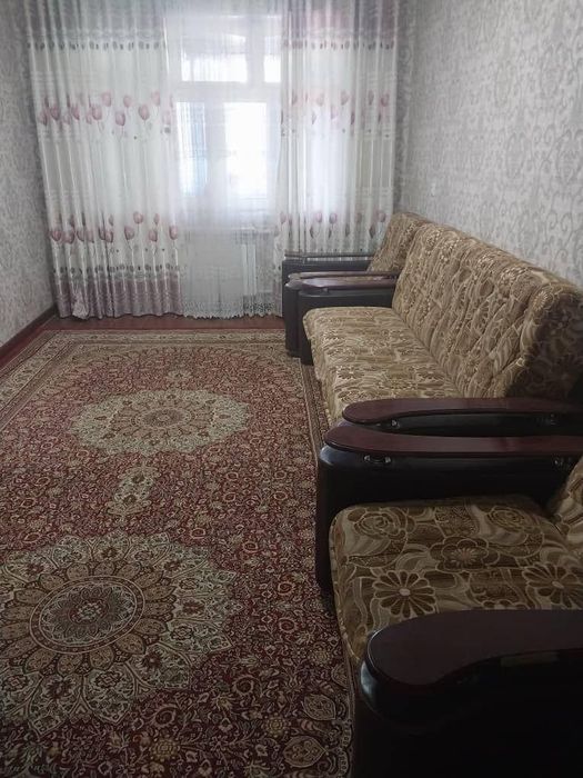 Продаётся 3 комнатная квартира состояние  хорошее 1 мкр 4 этаж  без ма