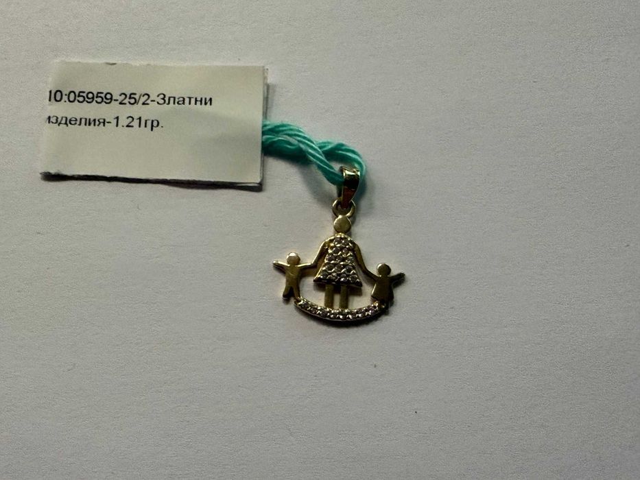 Златна висулка " Майка с деца " - 1.21 грама - 14к