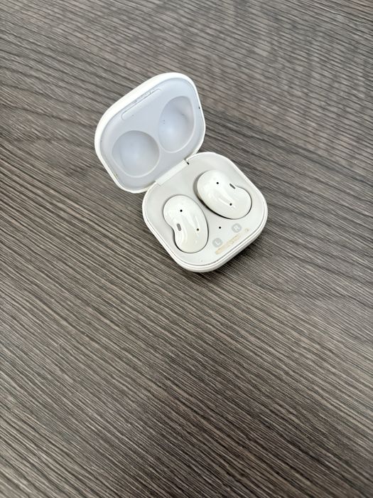 Слушалки Galaxy Buds Live