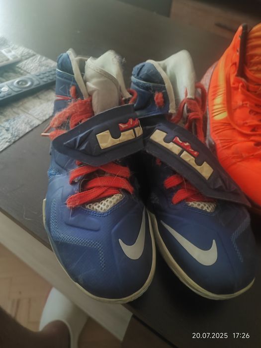 баскетболни марат.Nike Hyperdunk 2013 и Nike LeBron Zoom Soldier