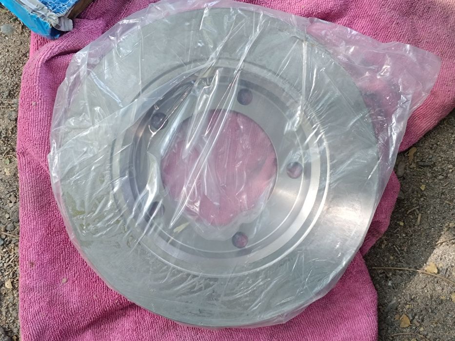 Новый тормозной диск на Ниву