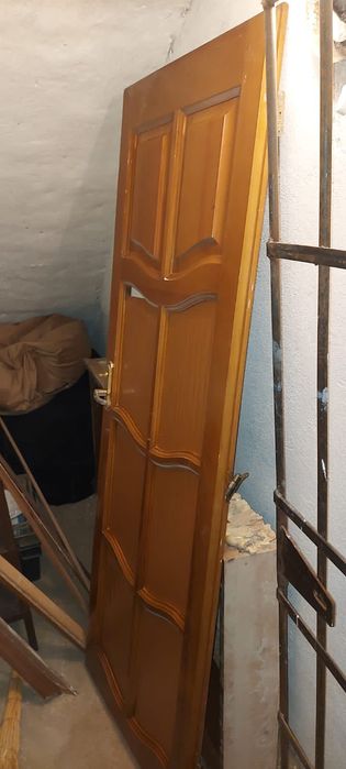 Дверь межкомнатная деревянная