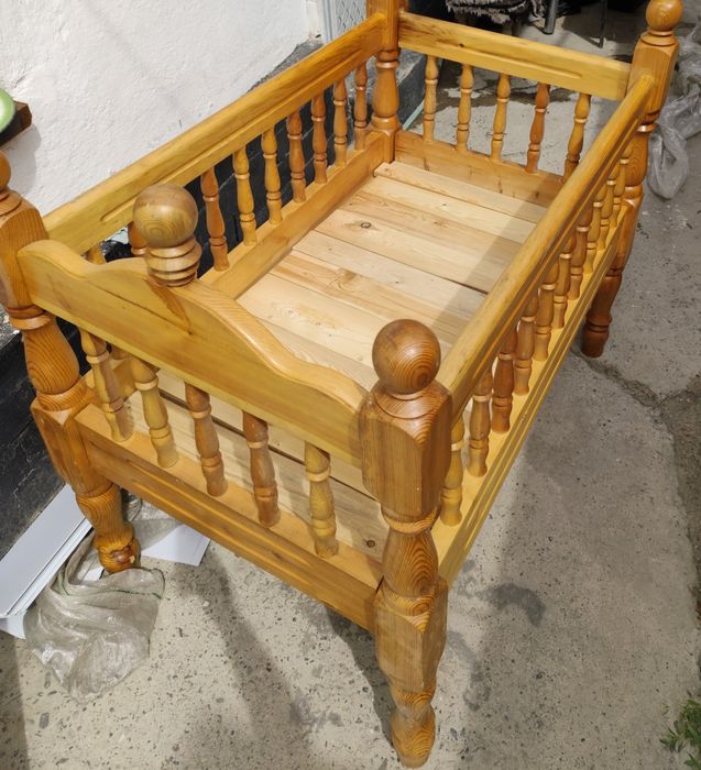 Продам детскую кроватку