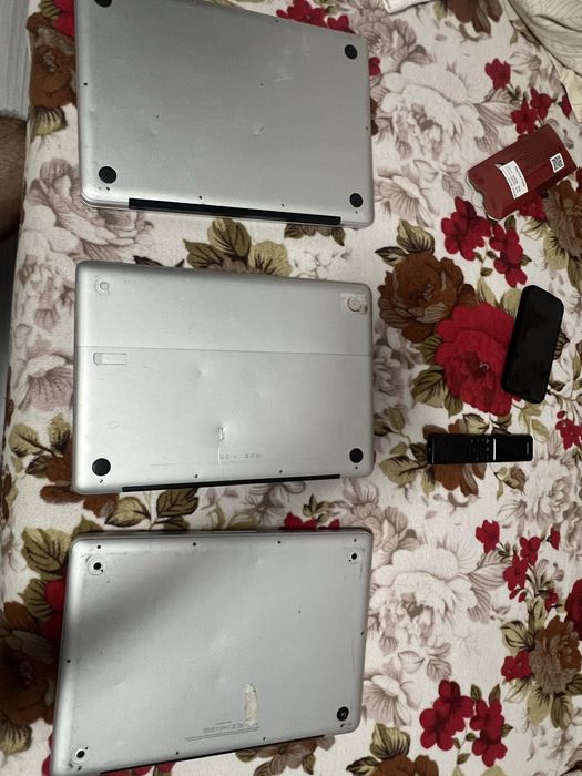 Vand 3 macbook uri pro model 1278