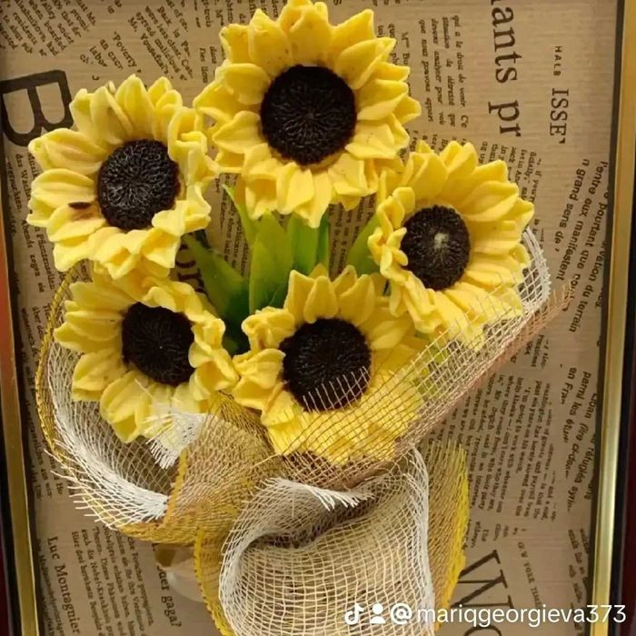 Цветя от ароматен глицеринов сапун и Българска роза унив.маг.