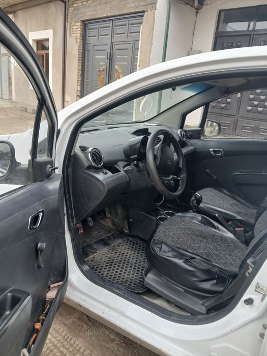 Спарк автомобиль