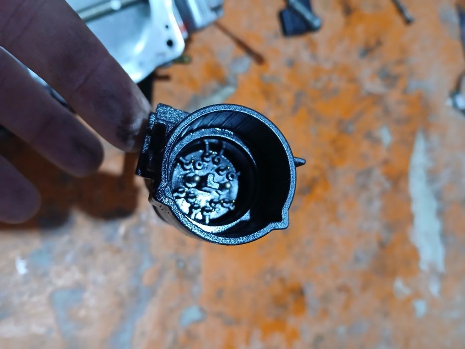 Дросилный заслонка Мерс 2.8