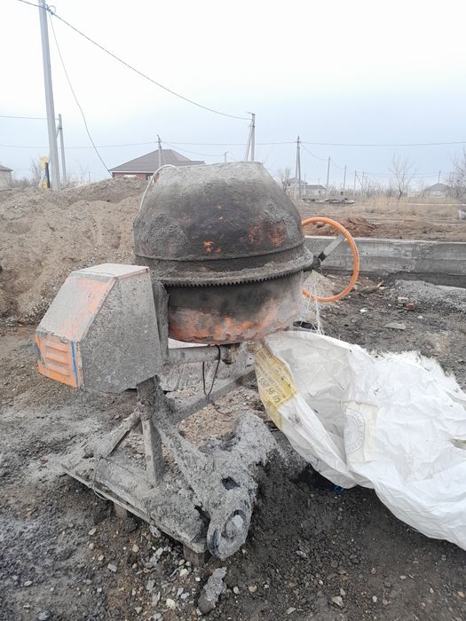 Бетонный мешалка