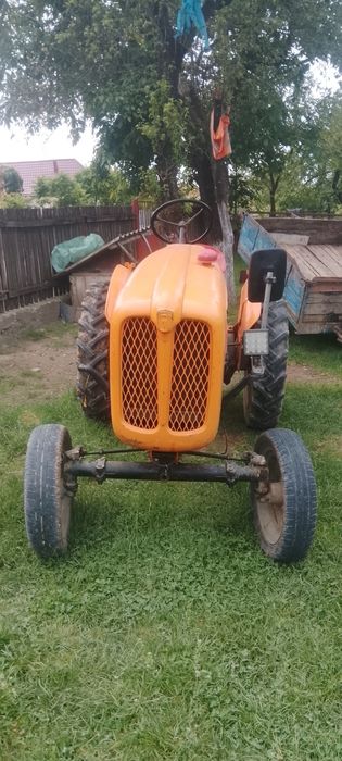 Vând tractor Fiat 211 stare perfecta de funcționare