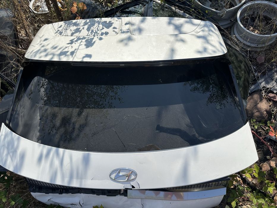 Стъкло заден капак IONIQ5