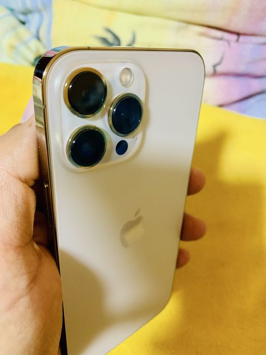 Iphone 13  pentru piese