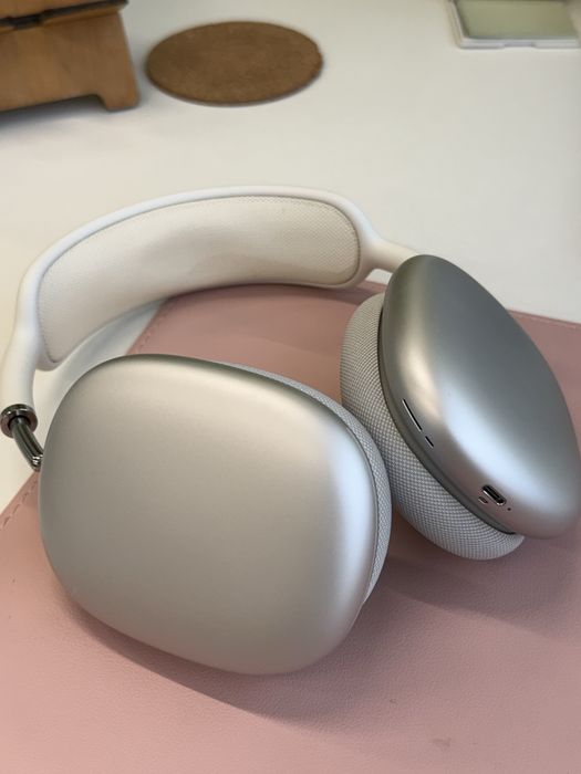 Airpods Max lightning