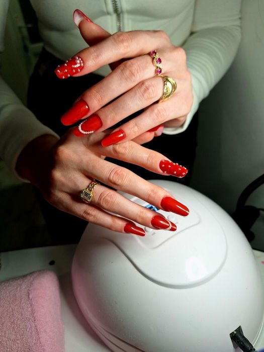 Unghii tehnice si pedi estetica, pentru doamne, domnișoare!