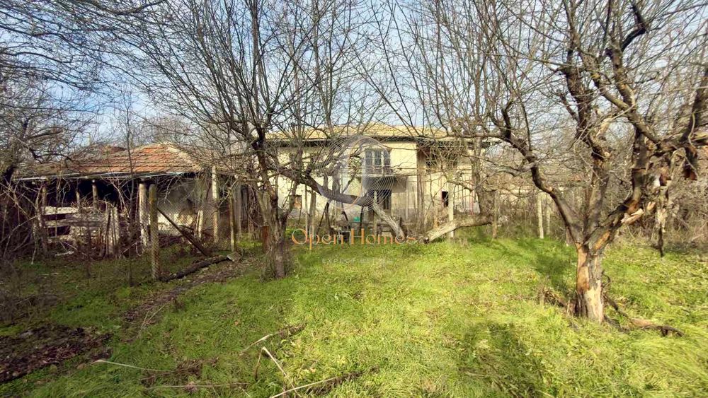 4 дка УПИ и 3 постройки в Марково, община Братя Даскалови