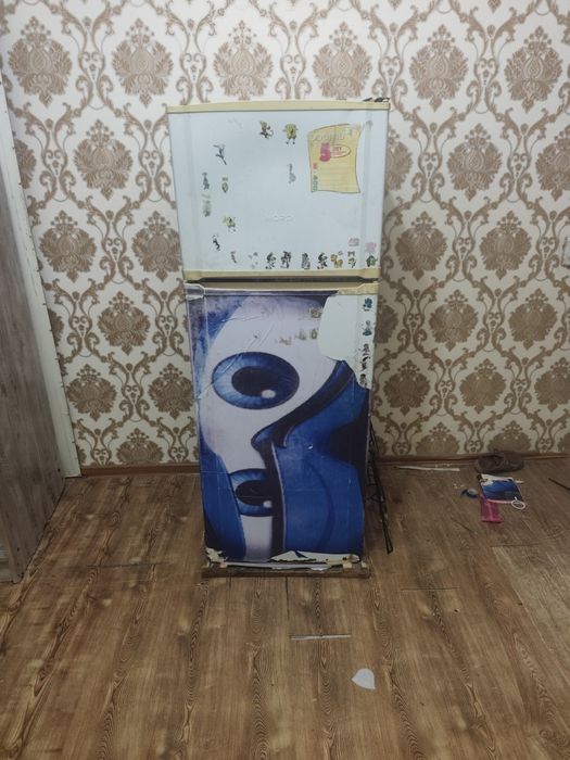 Холодильник сотилади