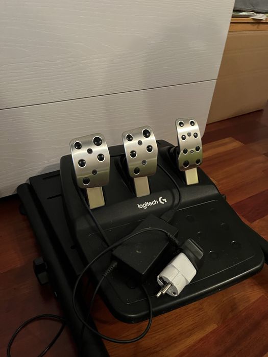 Волан на Logitech g29 с педали