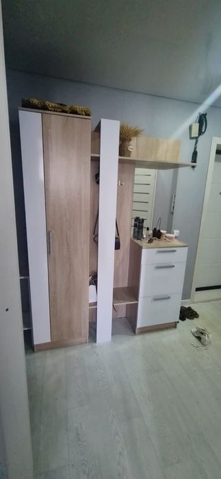 Продам  прихожую