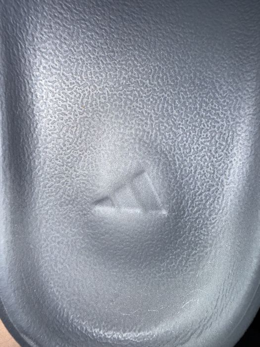 Yeezy Slide Black – №45, нови.