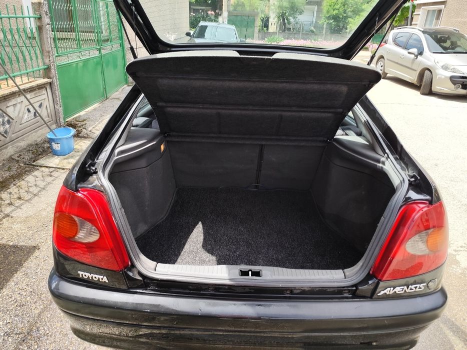 Toyota Avensis Liftback T22 1.8 ГАЗ АГУ