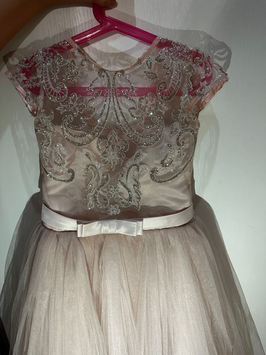 Платье пышное нежное для девочки